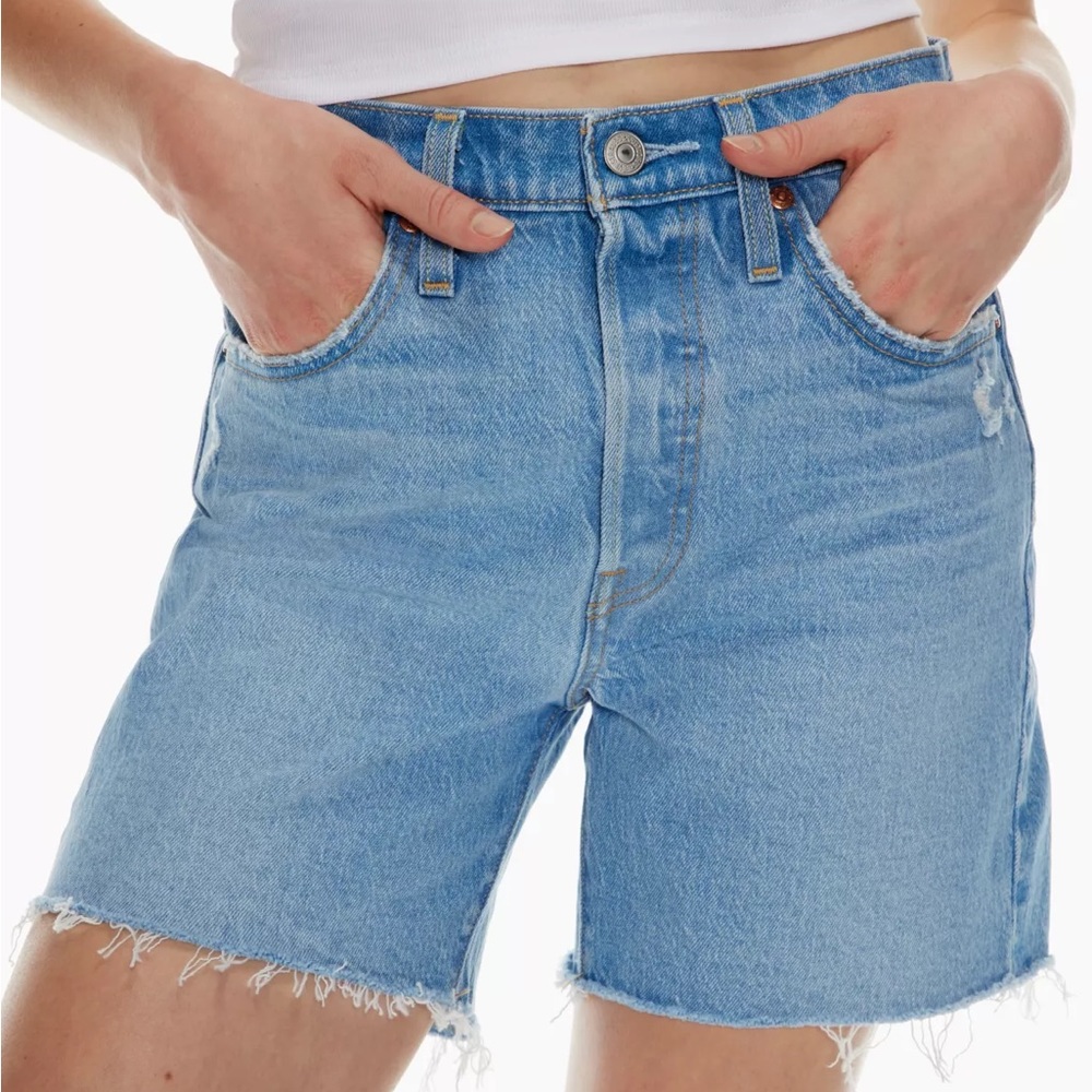 Levi’s 501 Mid Thigh Short